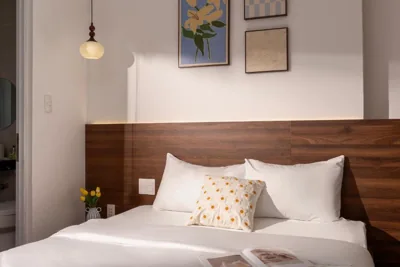 Queen Room with Balcony — Elysian Tran Quang Khai